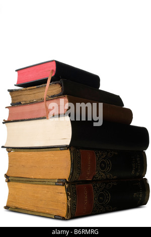 einen Stapel Bücher auf weiß Stockfoto