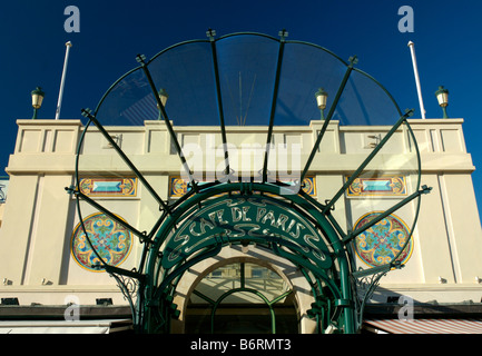 Der Jugendstil-Eingang zum Cafe de Paris in Monaco Stockfoto