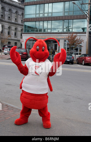Person im Hummer Anzug wirbt Restaurant in Portland Maine ME New England Vereinigte Staaten von Amerika USA Stockfoto