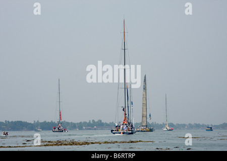 YACHTEN, DIE TEILNAHME AN VOLVO OCEAN RACE 2008 IN KOCHI, KERALA Stockfoto