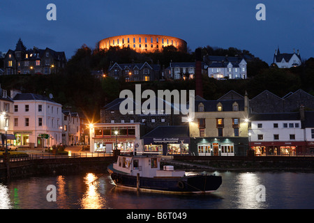 Oban Hafen Fischerhafen 18. Jahrhundert im Stil des Colosseum de Rom Argyll Bute Scotland UK Stockfoto