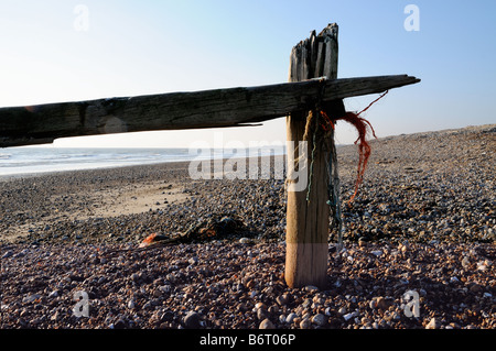 Das Ende eines Schutzschalters Flut am Strand von Littlehampton in West Sussex, England. Stockfoto