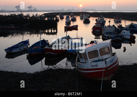 Abends Sonnenuntergang Dämmerung über Paddys Loch Hafen an der südlichen Gare des Flusses Tees bei Teesmouth in der Nähe von Redcar Teesside Stockfoto