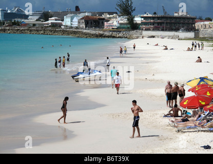 Abenteuer-Strand in Bridgetown auf Barbados in der Karibik. Stockfoto