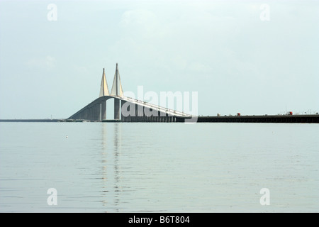 Sonnenschein Skyway Brücke über Tampa Bay in Florida Stockfoto
