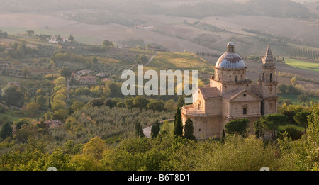 Die Kirche Madonna di San Biagio in der Toskana Italien von oben o Show gesehen, die bunten blauen Kuppel und zeigt wie diese l Stockfoto