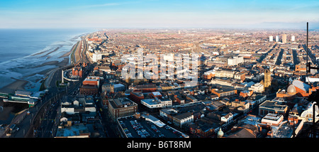 Blackpool Nordstrand von Turm oben betrachtet Stockfoto