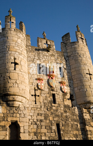 Südwand der Micklegate Bar im Zentrum von York, Yorkshire, England, erbaut im 12.. Jahrhundert Stockfoto