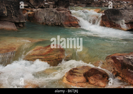 Turbulente Tokumm Creek am Marble Canyon in Kootenay National Park, Britisch-Kolumbien Stockfoto