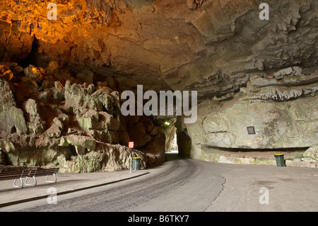 Straße durch Grand Arch Jenolan Caves Blue Mountains New South Wales Australien Stockfoto