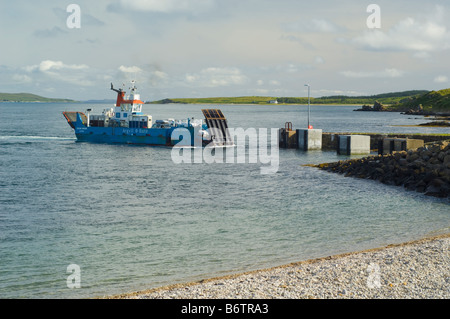 Die Islay, Jura Auto Fähre über die Sound of Islay, Ankunft am Feolin Pier am Jura-Blick nach Norden Stockfoto