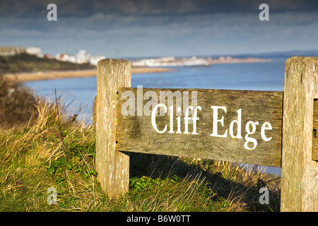 Klippe Rand Schild nahe Eastbourne Stockfoto