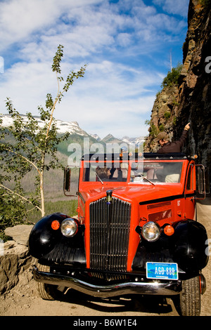 Red Jammer-Tour-Bus gebaut zwischen 1936 und 1939 von der Ford Motor Company für den Einsatz in den Nationalparks der USA wiederhergestellt Stockfoto