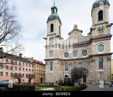 Fassade des St. Jakob-Kathedrale (Dom St. Jakob), Domplatz, Innsbruck, Tirol, Österreich Stockfoto