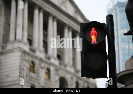 Roter Mann leicht außerhalb der Bank of England Stockfoto