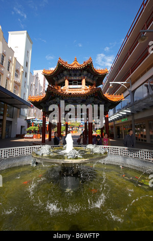 Brunnen und Pagode Chinatown Fortitude Valley Brisbane Queensland Australien Stockfoto