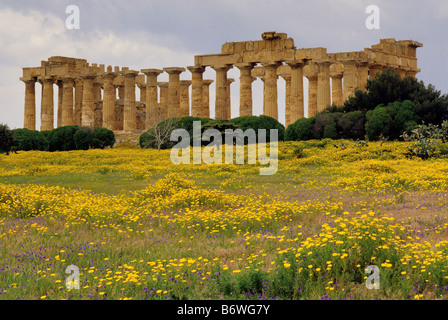 Tempel-E am östlichen Zone des Tal der Tempel in Selinunt im Frühjahr Sizilien Italien Stockfoto