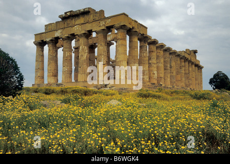 Tempel-E am östlichen Zone des Tal der Tempel in Selinunt im Frühjahr Sizilien Italien Stockfoto