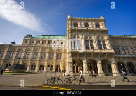 Ostseite der Staatsoper, Wien, Österreich Stockfoto
