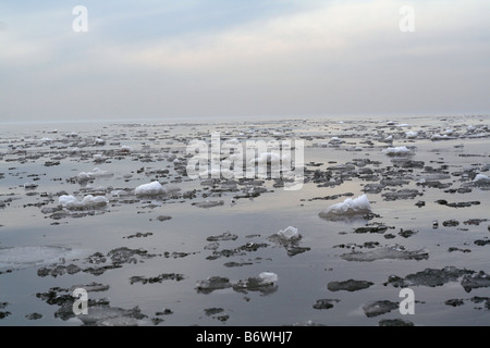 Eine große Auswahl an Eisstücke in Lake Michigan erinnert der globalen Erwärmung in der Arktis schmelzen Stockfoto