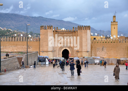 Mittelalterliche Stadttor Bab Chorfa in Fes, Marokko Stockfoto