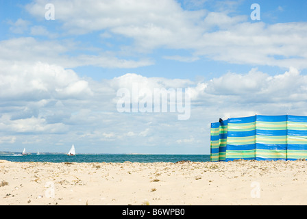 Windschutz am Strand Stockfoto