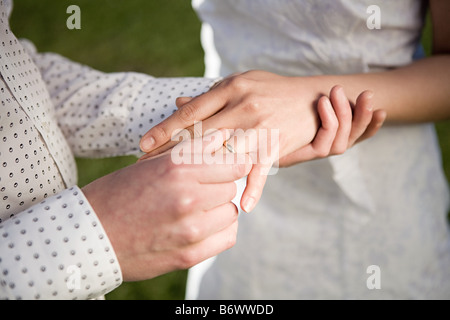 Paar heiraten im freien Stockfoto