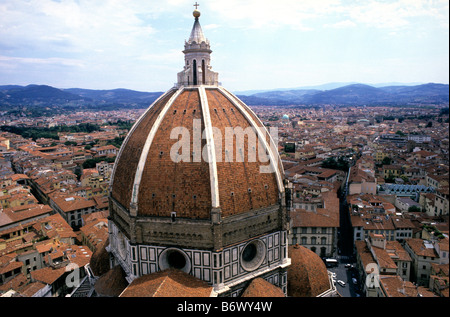 Die Kuppel des Duomo (Kathedrale) in Piazza del Duomo, Florenz, Italien Stockfoto