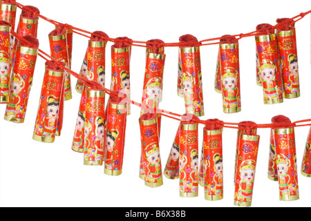 Chinesisches Neujahr Feuer Cracker Ornamente hängen horizontal weiß Stockfoto