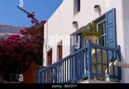 Szenen aus dem Gebäude der Innenstadt von und Treppen in der Nähe von Strand von Mykonos auf den griechischen Inseln in Griechenland Europa Stockfoto