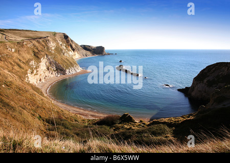 Blick über Mann O'War Bay von Klippen oberhalb Durdle Door auf Dorset Jurassic Coast in der Nähe von Lulworth Cove Stockfoto