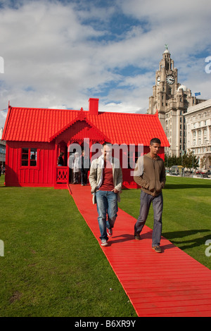 Musique Royal von Peter Johansson in die Liverpool Biennale 2004 Stockfoto