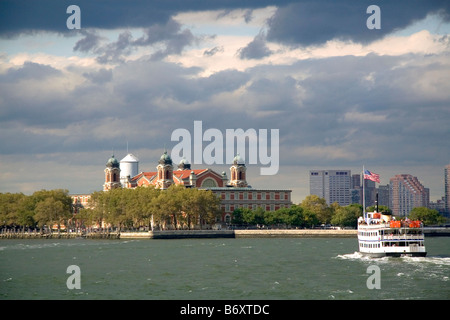 Ellis Island ist Teil der Statue von Liberty National Monument an der Mündung des Hudson River in New York Hafen New York Stockfoto