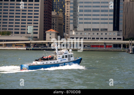 New York City Polizei-Abteilung Hafen-Einheit Scuba Team Boot auf den East River-New York-USA Stockfoto