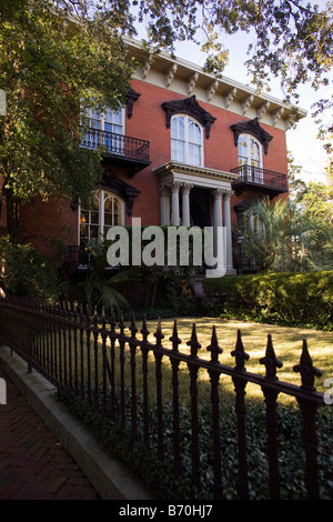 Mercer-Williams House Sonderangebot-Mitternacht im Garten von gut und böse auf dem Monterey Platz in Savannah, Georgia. Stockfoto