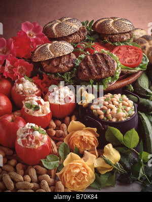 Rezepte, Hackbraten Zucchini, Toffee-Apfel-Salat, bayerische Bohne Salat Gemüse Fleisch Obst Stockfoto
