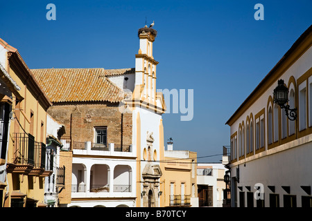Nuestra Señora De La Merced Kirche und Straße in Moron De La Frontera Sevilla Andalusien Spanien Stockfoto