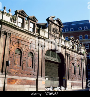 Die verfallenen roten Haus Cold Storage im Izmir Smithfield Fleisch Markt London England UK KATHY DEWITT Stockfoto