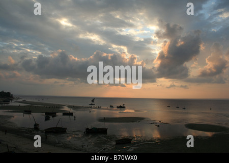 Indischen Ozean Sonnenuntergang am Pemba in Mosambik Stockfoto