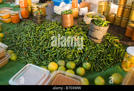 Paprika, Limetten und Gewürze zum Verkauf auf einem Bauernmarkt in Saint-Paul auf der Insel La Réunion im Indischen Ozean. Stockfoto