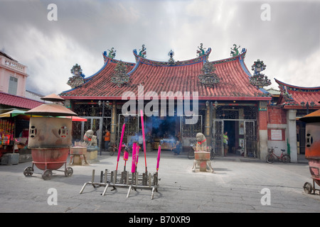 Innenhof des Kwan Ying Teng Tempel, Georgetown, Penang, Malaysia Stockfoto
