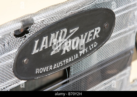 Land Rover Australia Pty Ltd-Abzeichen auf der Nase des Land Rover sechs Stockfoto