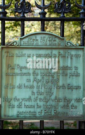 Ein Marker für Paul Revere an The Old Granary Burying Ground, Boston, Massachusetts Stockfoto