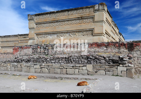 Reliefs und geometrischen Mustern in El Palacio Mitla Ruinen, Mexiko Stockfoto