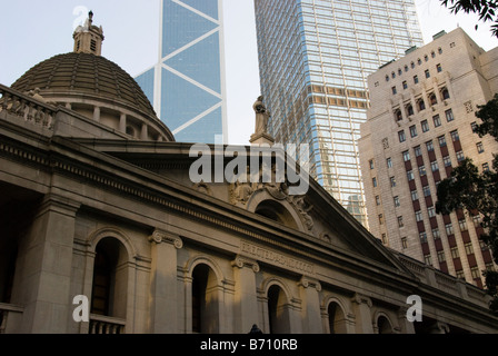 Gebäude in Statue Square, Hong Kong: Legislative Council (old Supreme Court), Bank of China Tower Stockfoto