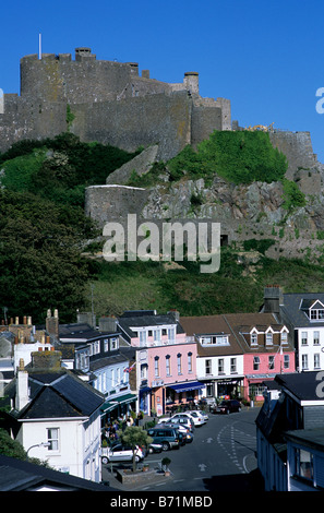 Mount Hochmuts Burg, mit Blick auf Grouville Bay in Gorey, Jersey, Kanalinseln. Stockfoto