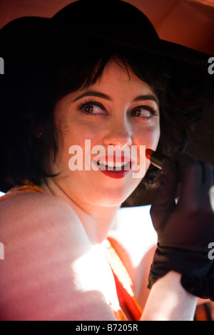 Nahaufnahme der stilvolle Frau Lippenstift Stockfoto