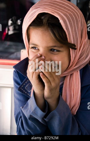 Persische Mädchen mit Tschador lächelnd Yadz Iran Stockfoto