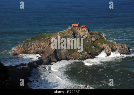 San Juan de Gaztelugatxe, baskische Küste, Eremitage an der Küste, spektakuläre Aussicht, Bizkaia, Baskenland, Stockfoto