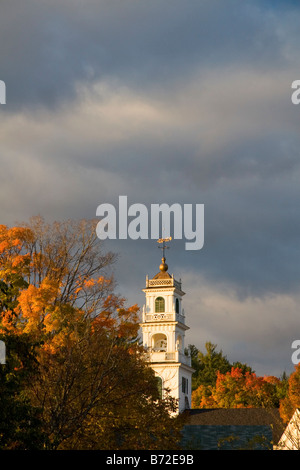 Kirche-Kirchturm und Wetterfahne in der Stadt von Wentworth New Hampshire, USA Stockfoto